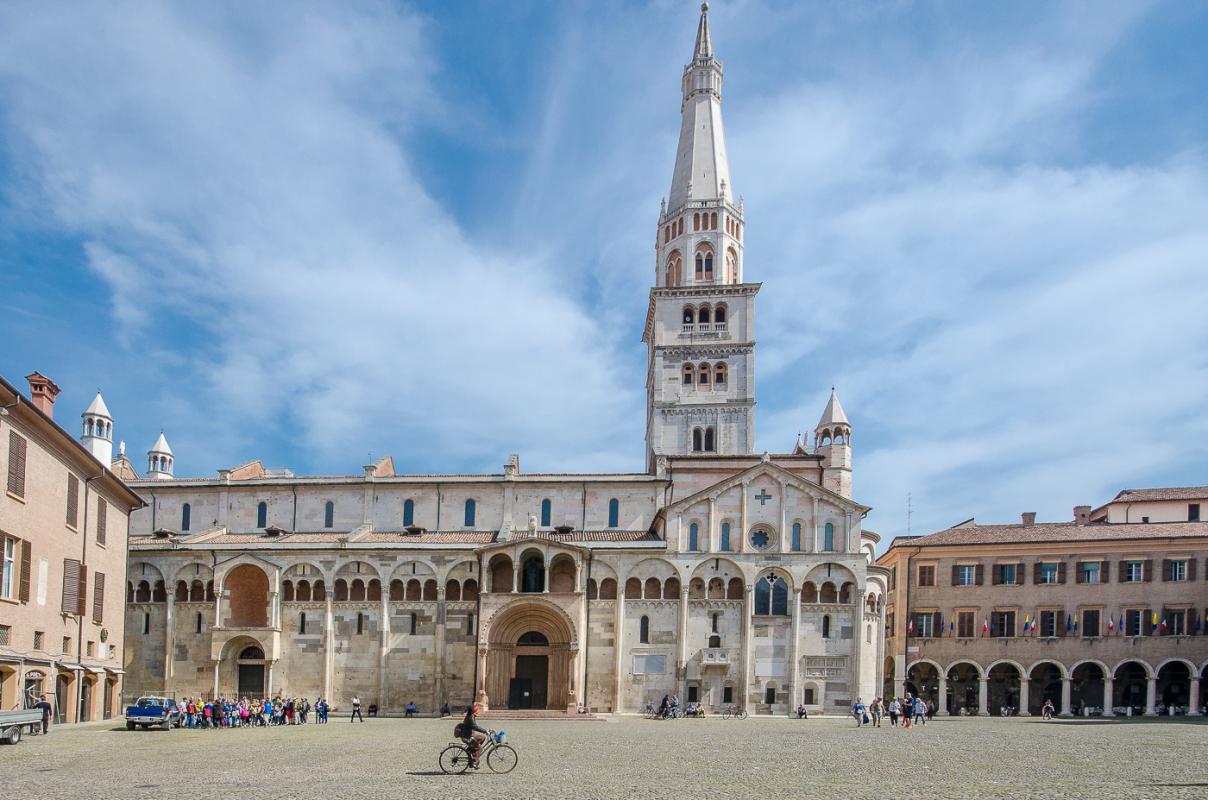 Duomo di Modena e torre Ghirlandina foto di Claudio Minghi