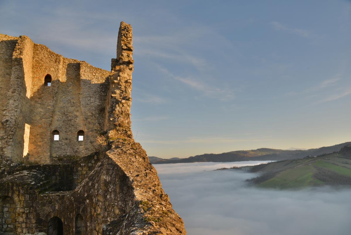 Canossa castle photo by Ph. Simone Lugarini